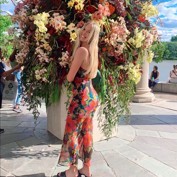 Meet your Posher, Mikayla - Picture 1 of 1